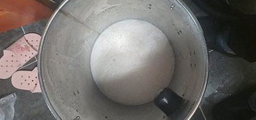문래동 하수구막힘 배관 점검 후 배수 속도와 역류 여부를 확인하는 장면